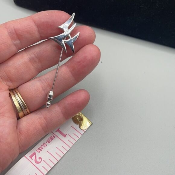 Vintage crown Trifari lapel or stick pin. - Picture 6 of 10